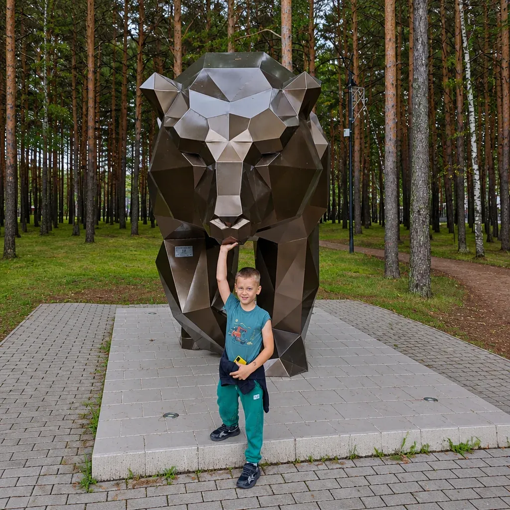 Скульптура медведя